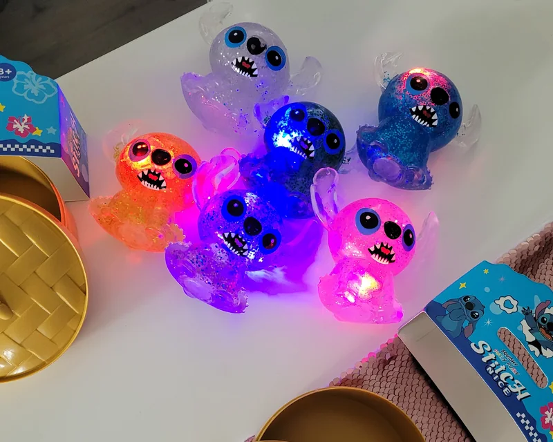 Leuchtende Stitch-Squishys