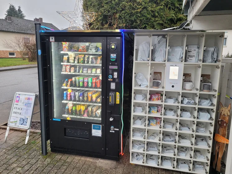 Unser Automat in Fritzlar mit den Fächern daneben